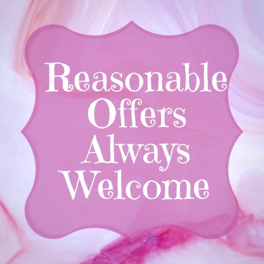 Purses, tote bags; Clothes, Accessories.